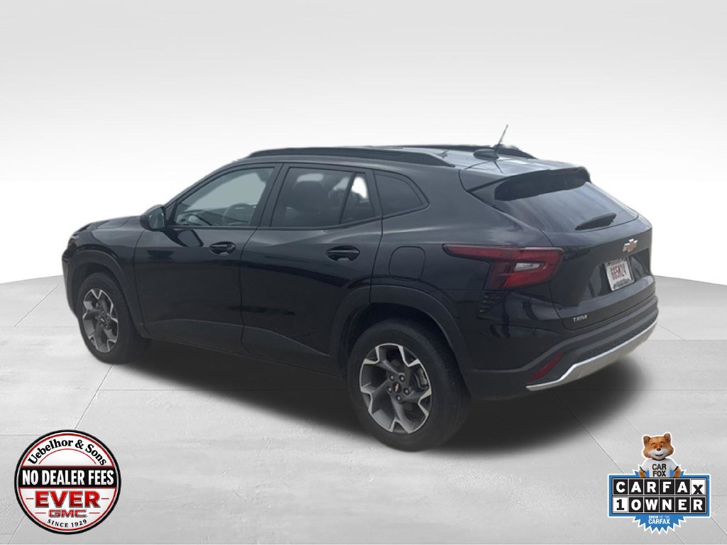 Used 2025 Chevrolet Trax LT FWD image 9