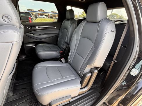 Used 2022 Buick Enclave Essence w/ Experience Buick Package FWD image 27