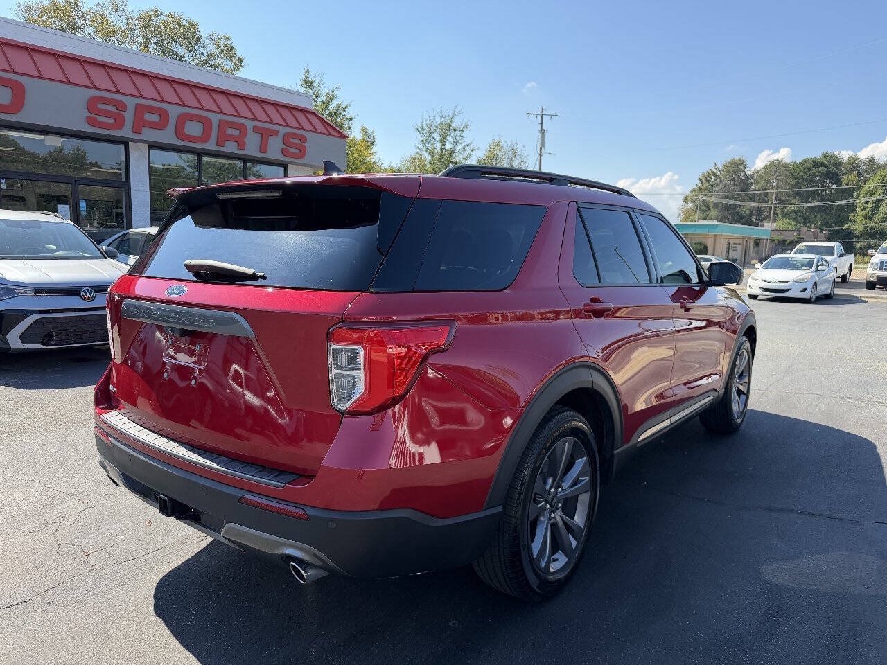 Used 2023 Ford Explorer XLT RWD image 7