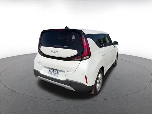 Used 2025 Kia Soul LX w/ LX Technology Package image 14