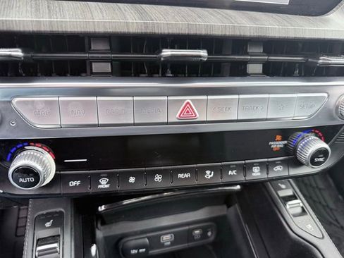 Used 2024 Kia Telluride SX w/ Towing Package image 43