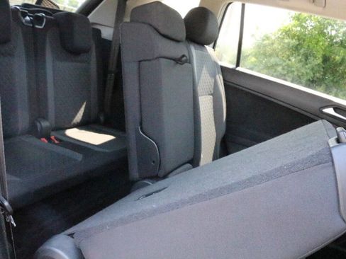 Used 2020 Volkswagen Tiguan S image 16