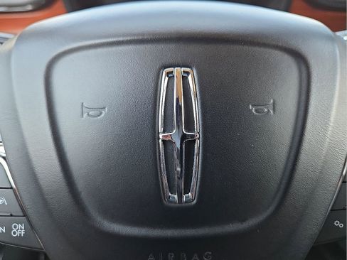 Used 2022 Lincoln Nautilus Reserve w/ Equipment Group 201A image 20