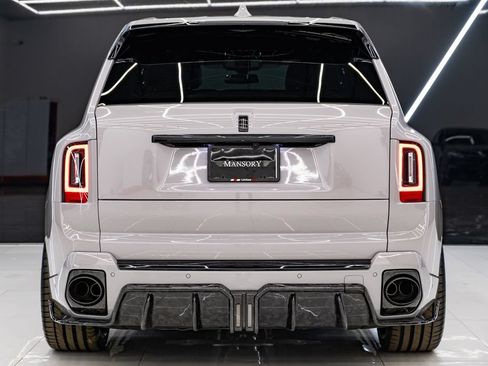 Used 2026 Rolls-Royce Cullinan AWD/4WD image 14