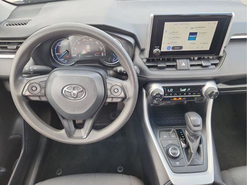 Used 2025 Toyota RAV4 XLE AWD/4WD image 11