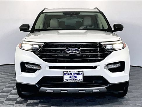 Used 2021 Ford Explorer XLT w/ Equipment Group 202A RWD image 3