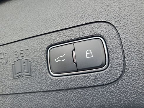 Used 2025 Lincoln Aviator AWD w/ Jet Appearance Package image 7