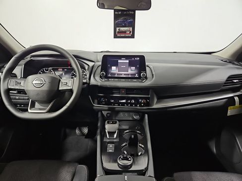 New 2026 Nissan Rogue SV AWD/4WD image 12