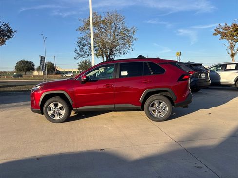 New 2025 Toyota RAV4 XLE w/ Convenience Package image 4