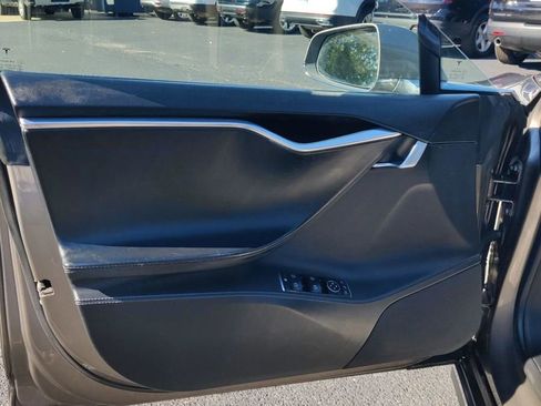 Used 2015 Tesla Model S 85D image 31