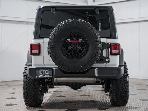Used 2024 Jeep Wrangler Sport image 6