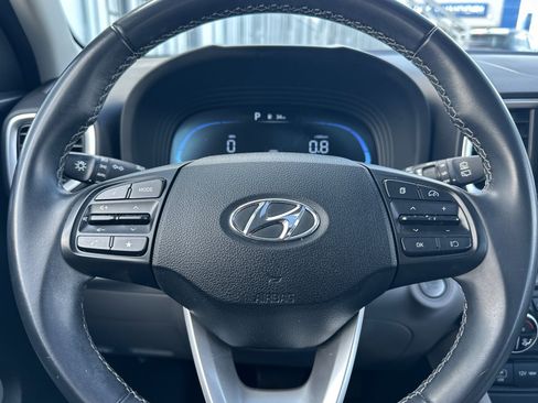 Used 2025 Hyundai Venue SEL FWD image 23