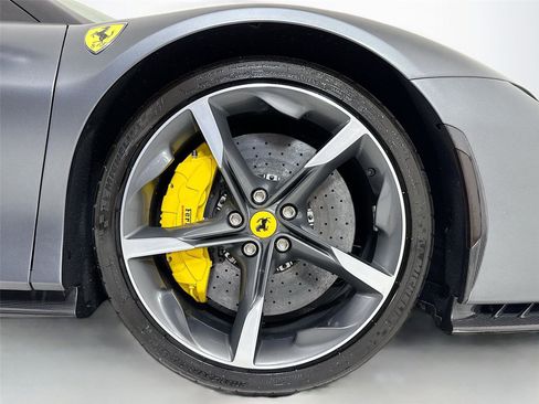 Used 2022 Ferrari SF90 Spider image 36