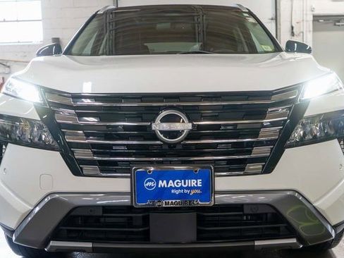 New 2024 Nissan Rogue SL w/ SL Premium Package AWD/4WD image 3
