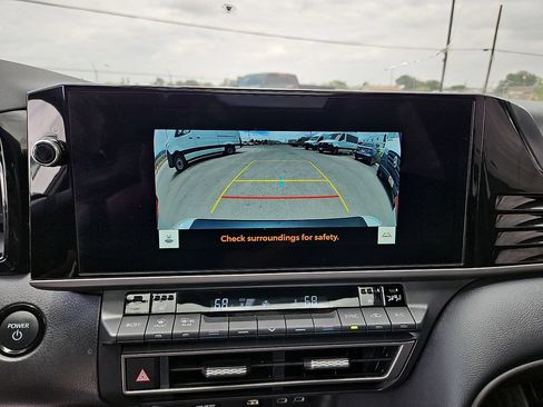 Used 2025 Toyota Camry XSE FWD image 18