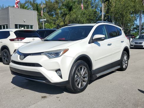 Used 2017 Toyota RAV4 Limited image 3