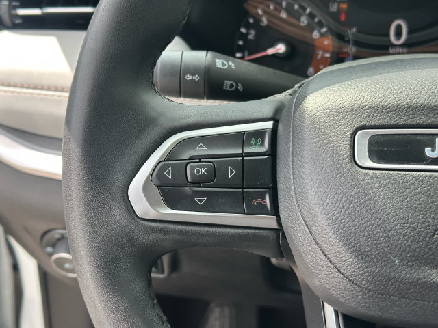 Used 2023 Jeep Compass Limited AWD/4WD image 13