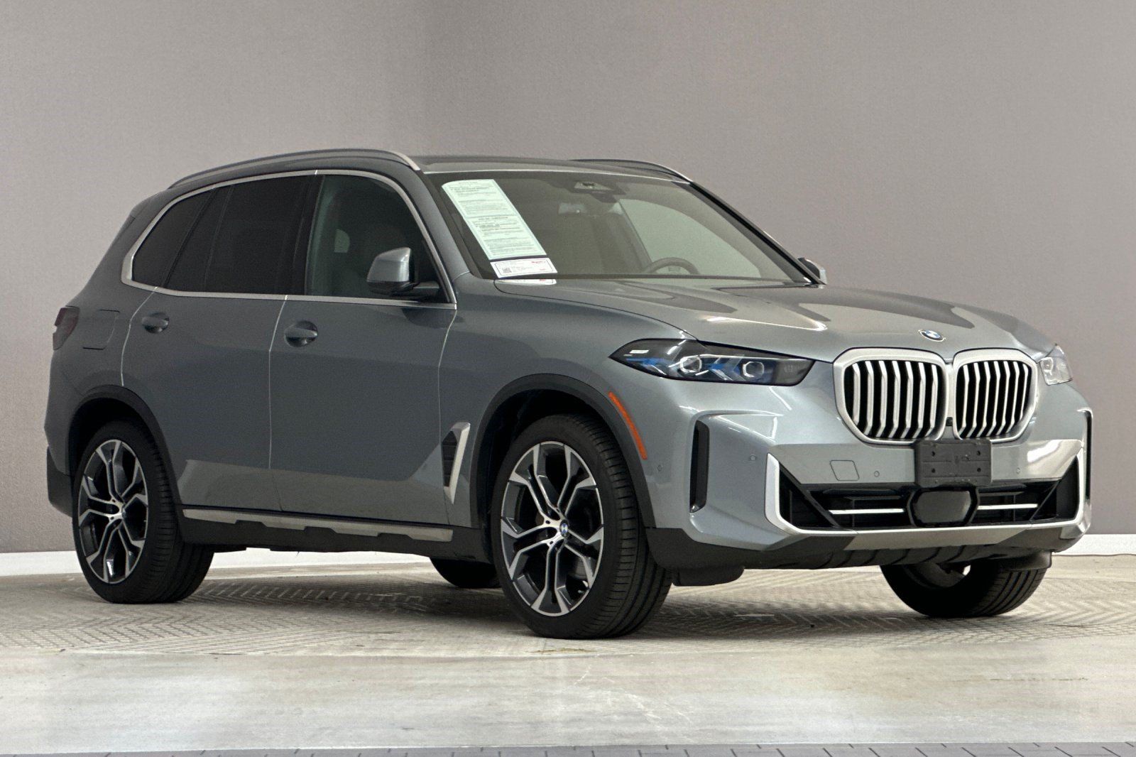 Used 2026 BMW X5 sDrive40i w/ Parking Assistance Package RWD image 6