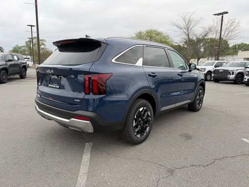 New 2026 Kia Sorento S FWD image 7