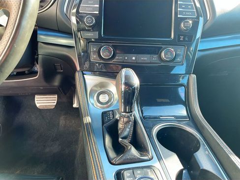Used 2022 Nissan Maxima SR w/ Sport Mat Group FWD image 17