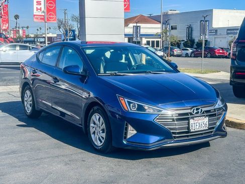 Used 2020 Hyundai Elantra SE FWD image 4