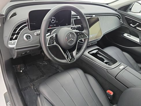 Used 2025 Mercedes-Benz E 350 Sedan image 16