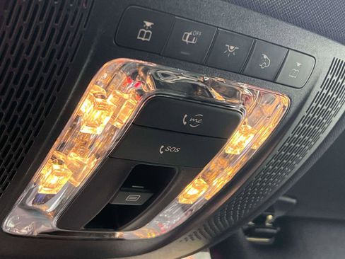 Used 2025 Mercedes-Benz GLA 250 4MATIC image 11