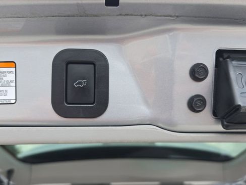 Used 2017 Toyota Sienna SE w/ SE Preferred Package image 14