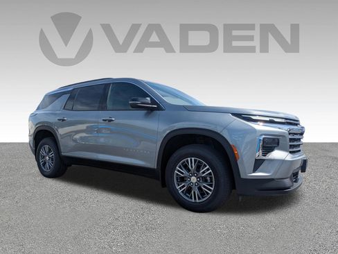 New 2026 Chevrolet Traverse LT FWD image 3