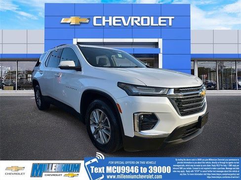 Certified 2023 Chevrolet Traverse LT w/ Rear Camera Mirror Package image 1