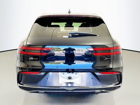 Certified 2026 Genesis GV70 2.5T Advanced AWD/4WD image 6