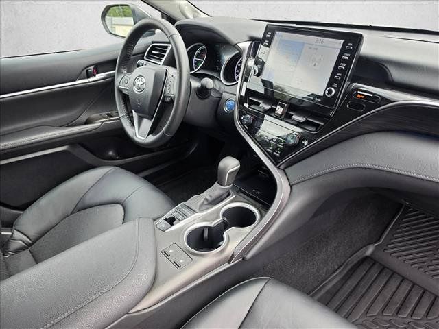Used 2024 Toyota Camry XLE w/ Navigation Package FWD image 10