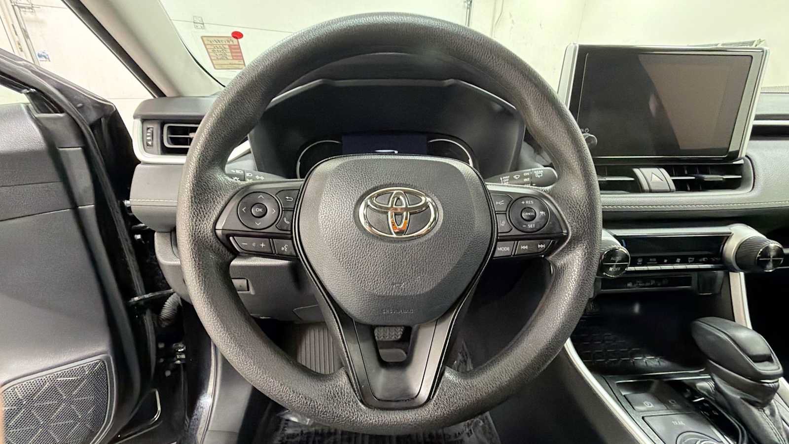Certified 2025 Toyota RAV4 LE AWD/4WD image 16