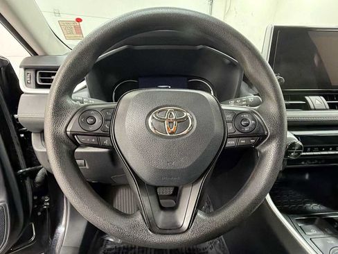 Used 2025 Toyota RAV4 LE AWD/4WD image 16