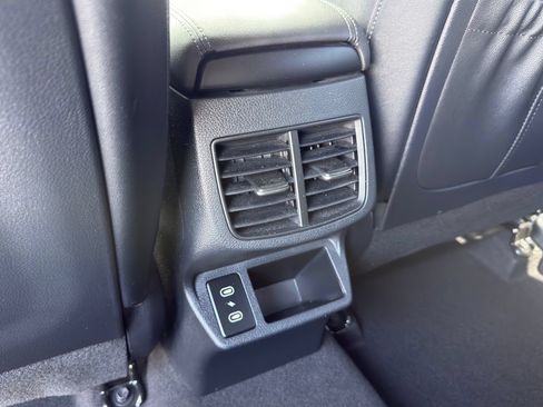Used 2024 Kia Seltos EX FWD image 23