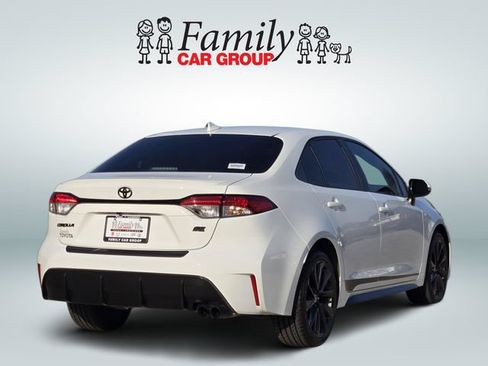 Used 2024 Toyota Corolla SE FWD image 4