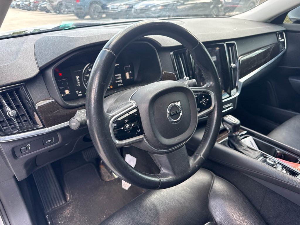 Used 2018 Volvo S90 T5 Momentum FWD image 9