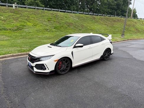 Used 2018 Honda Civic Type R image 3