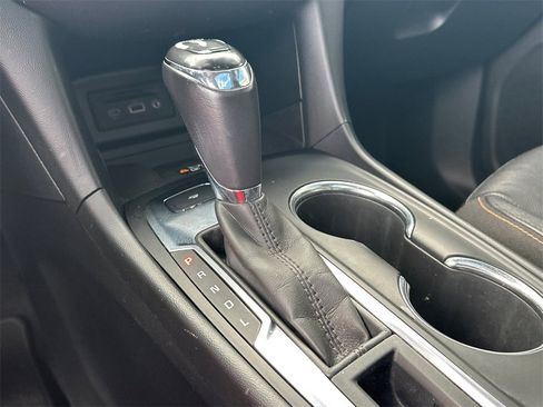 Used 2019 Chevrolet Equinox Premier image 32