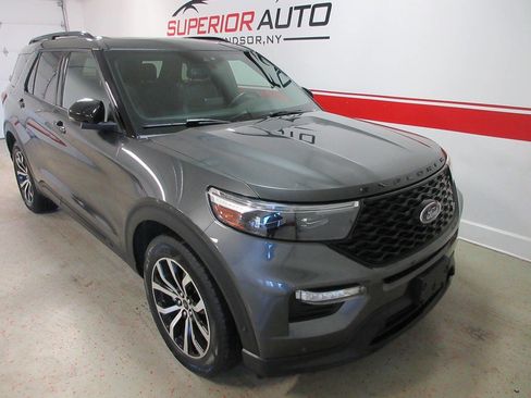 Used 2020 Ford Explorer ST w/ Premium Technology Package image 11