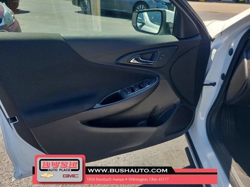 Used 2023 Chevrolet Malibu LT FWD image 19