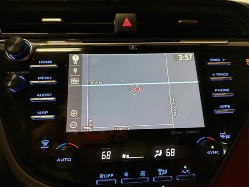 Used 2019 Toyota Camry XSE image 19