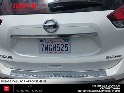 Used 2017 Nissan Rogue SV AWD/4WD image 3