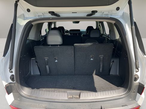 Certified 2024 Hyundai Santa Fe Limited AWD/4WD image 10
