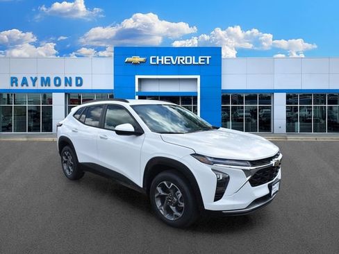 New 2026 Chevrolet Trax LT w/ LT Convenience Package FWD image 11