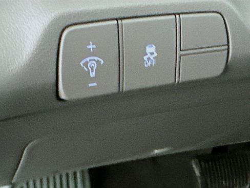 Used 2025 Hyundai Elantra SEL image 17