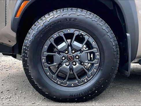 Used 2024 Nissan Frontier PRO-4X w/ Pro Premium Package AWD/4WD image 12