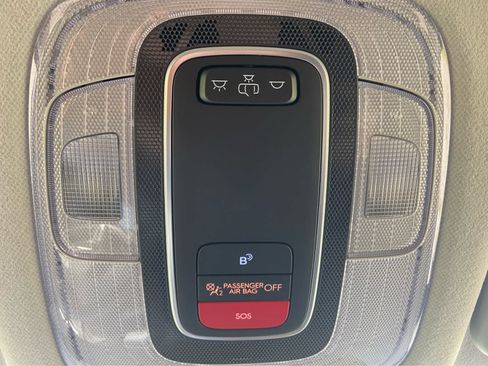 Used 2025 Hyundai Kona SEL AWD/4WD image 32