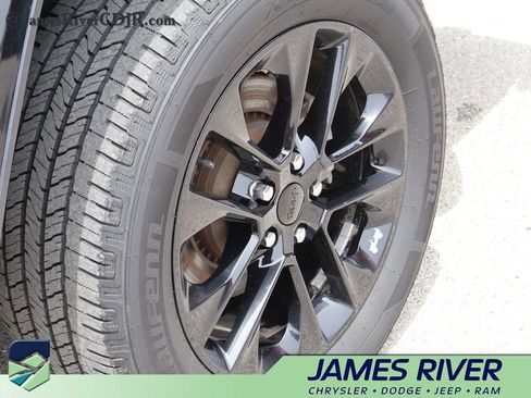 Used 2023 Jeep Gladiator Overland AWD/4WD image 39