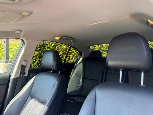 Used 2015 INFINITI Q50 image 6